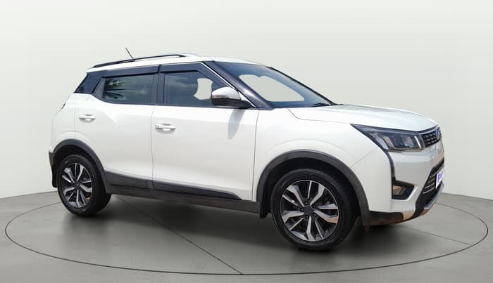 2019 Mahindra XUV300 W8 (O) 1.5 DIESEL, Diesel, Manual, 1,47,530 km, Right Front Diagonal