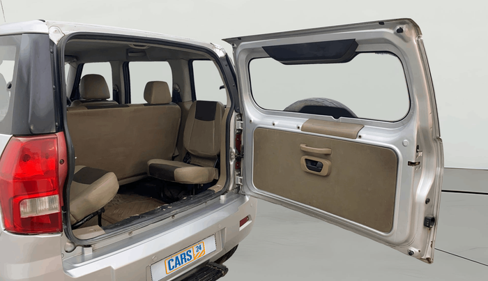 2016 Mahindra TUV300 T4 PLUS, Diesel, Manual, 1,08,591 km, Boot Door Open