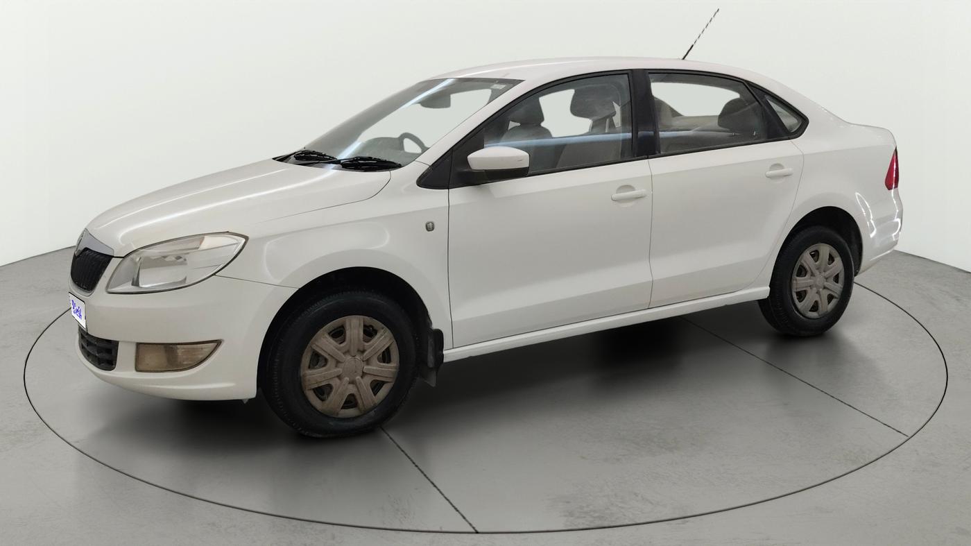 2013 Skoda Rapid AMBITION 1.6 MPI MT PLUS, Petrol, Manual, 59,727 km, Left Front Diagonal