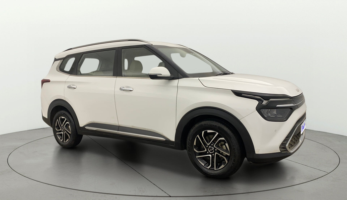 2023 KIA CARENS LUXURY PLUS 1.5 IMT PETROL, Petrol, Manual, 26,768 km, Right Front Diagonal
