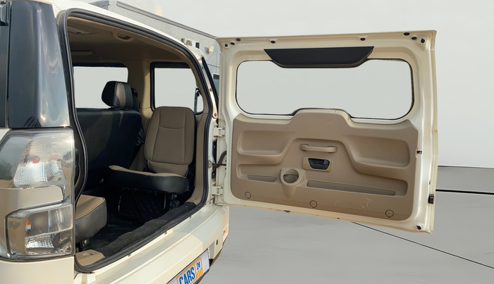 2019 Mahindra TUV300 T10, Diesel, Manual, 46,232 km, Boot Door Open