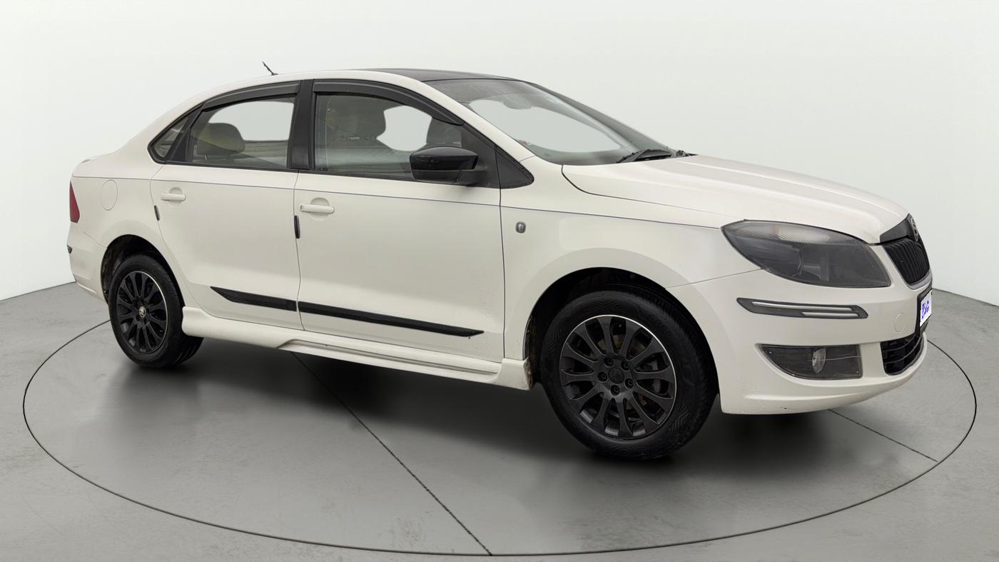 2015 Skoda Rapid 1.6 MPI ELEGANCE PLUS AT, Petrol, Automatic, 74,992 km, Right Front Diagonal