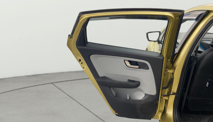 2020 Tata ALTROZ XZ PETROL, Petrol, Manual, 25,134 km, LHS Rear Door