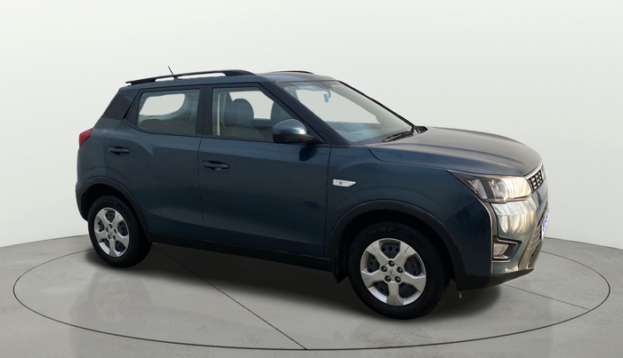 2023 Mahindra XUV300 W6 1.2 PETROL AMT, Petrol, Automatic, 16,670 km, Right Front Diagonal