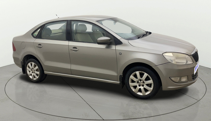2013 Skoda Rapid AMBITION 1.6 TDI CR MT, Diesel, Manual, 1,14,039 km, Right Front Diagonal