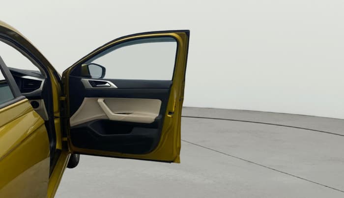 2022 Volkswagen VIRTUS HIGHLINE TSI 1.0 AT, Petrol, Automatic, 29,484 km, RHS Front Door
