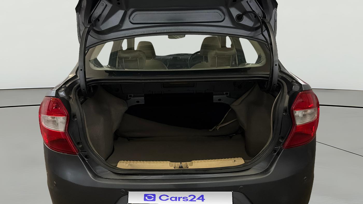 2016 Ford Figo Aspire AMBIENTE 1.2 PETROL, Petrol, Manual, 75,718 km, Boot Open Zoomed View