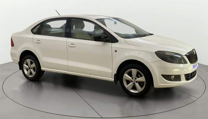 2015 Skoda Rapid ELEGANCE 1.6 MPI MT, Petrol, Manual, 1,27,039 km, Right Front Diagonal