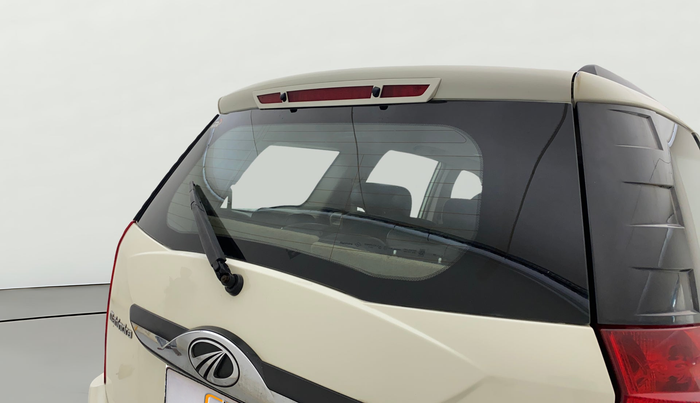 2017 Mahindra XUV500 W9, Diesel, Manual, 74,687 km, Rear Wiper