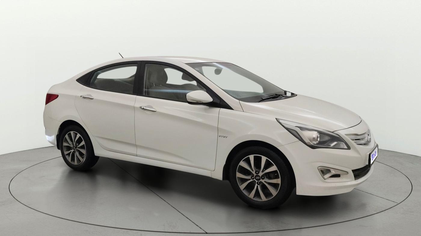 2015 Hyundai Verna FLUIDIC 4S 1.6 VTVT S(O), Petrol, Manual, 71,042 km, Right Front Diagonal