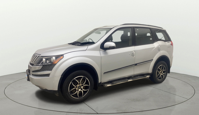 2015 Mahindra XUV500 W6, Diesel, Manual, 1,33,678 km, Left Front Diagonal