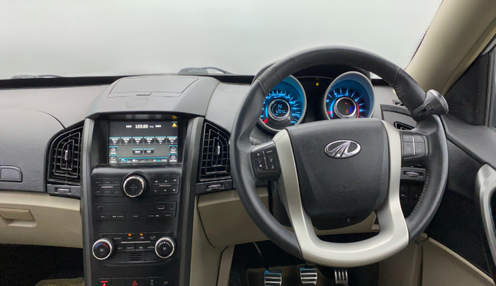 2016 Mahindra XUV500 W10 1.99, Diesel, Manual, 53,060 km, Steering Wheel Close Up