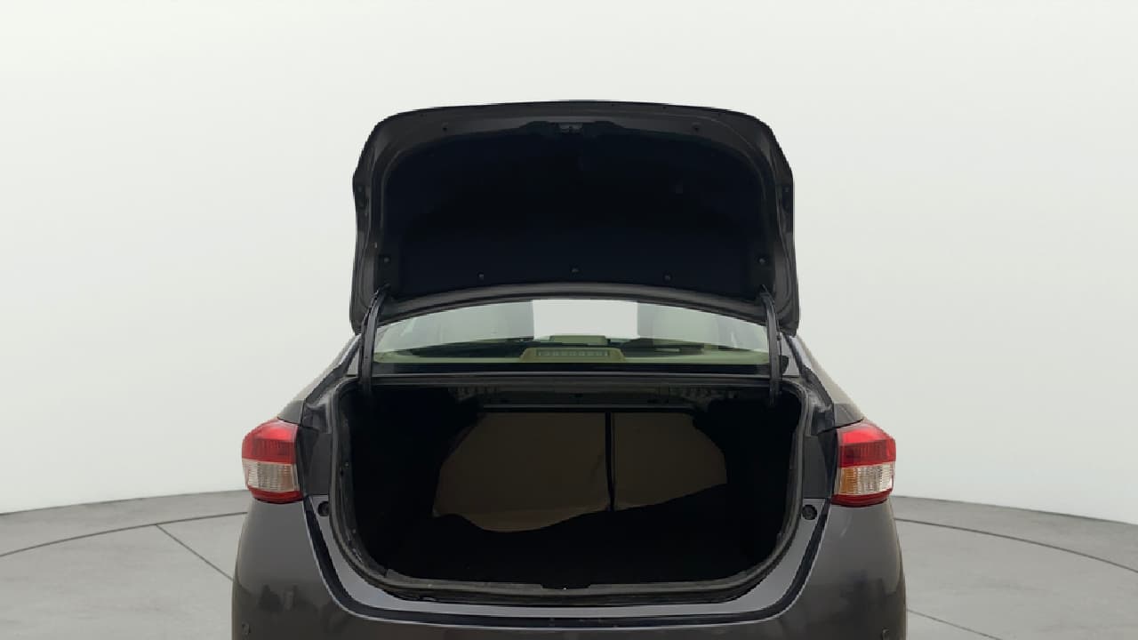 2019 Toyota YARIS J CVT, Petrol, Automatic, 60,978 km, Boot Open Zoomed View