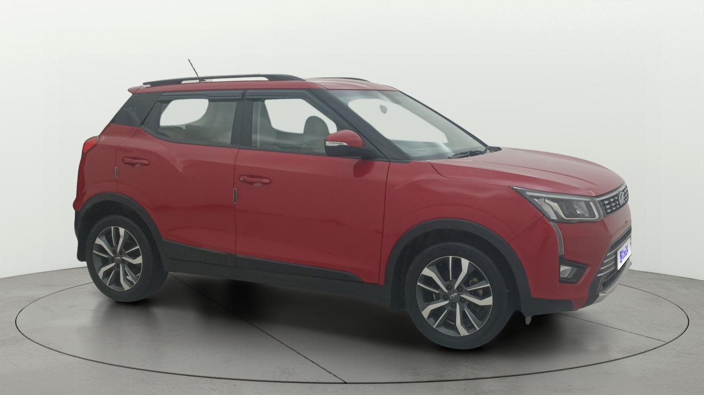2021 Mahindra XUV300 W8 (O) 1.2 PETROL AMT, Petrol, Automatic, 66,293 km, Right Front Diagonal