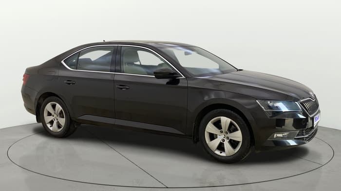 2017 Skoda Superb STYLE 1.8 TSI AT, Petrol, Automatic, 61,691 km, Right Front Diagonal