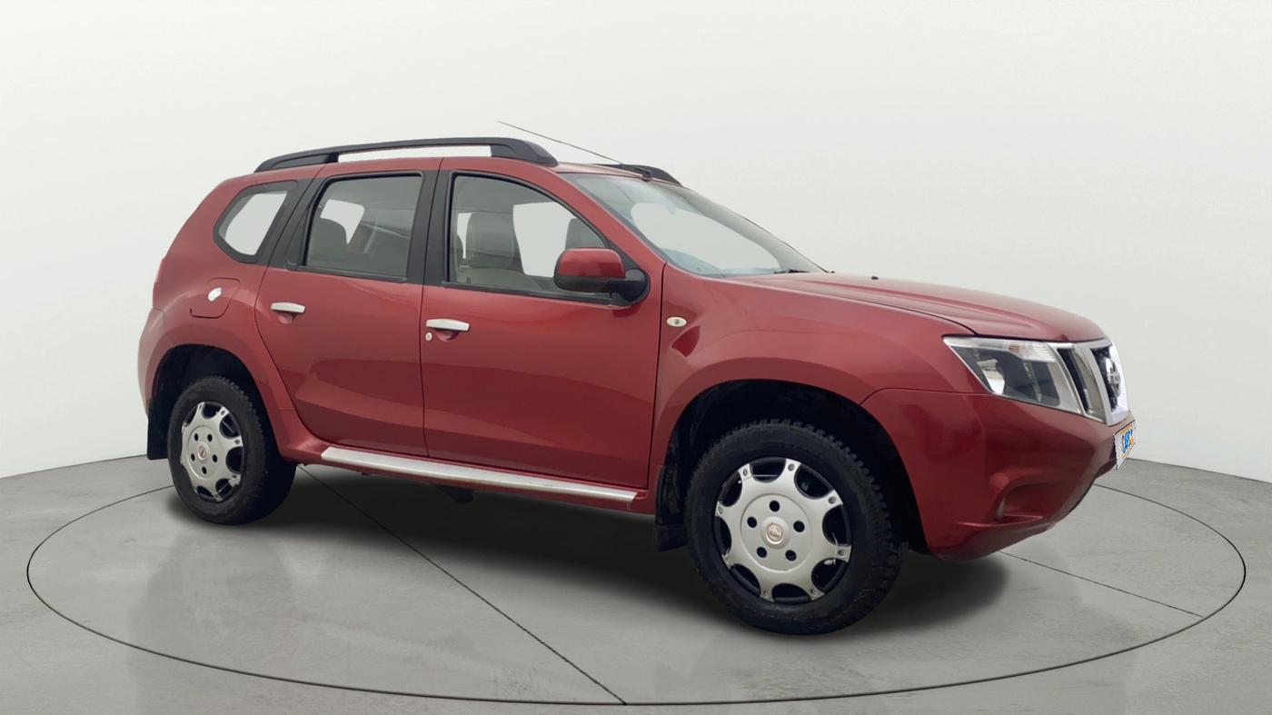 2014 Nissan Terrano XL (P), Petrol, Manual, 1,24,832 km, Right Front Diagonal