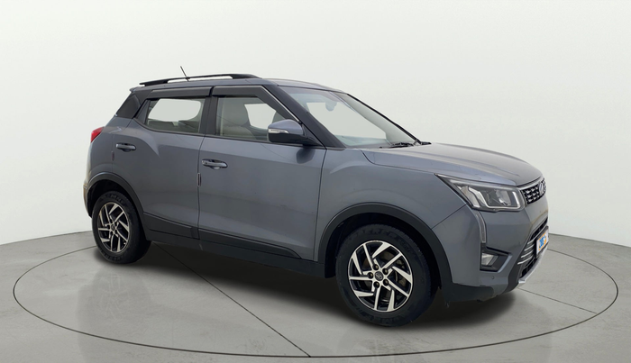 2022 Mahindra XUV300 W8 (O) 1.2 PETROL, Petrol, Manual, 46,114 km, Right Front Diagonal