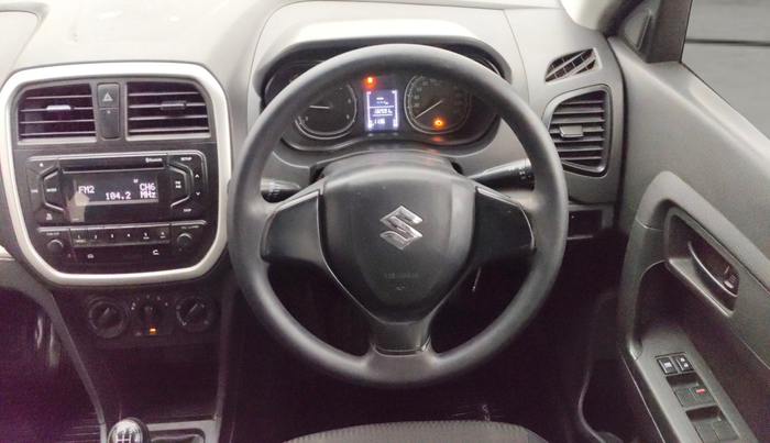 2017 Maruti Vitara Brezza VDI (O), Diesel, Manual, 1,32,540 km, Steering Wheel Close Up
