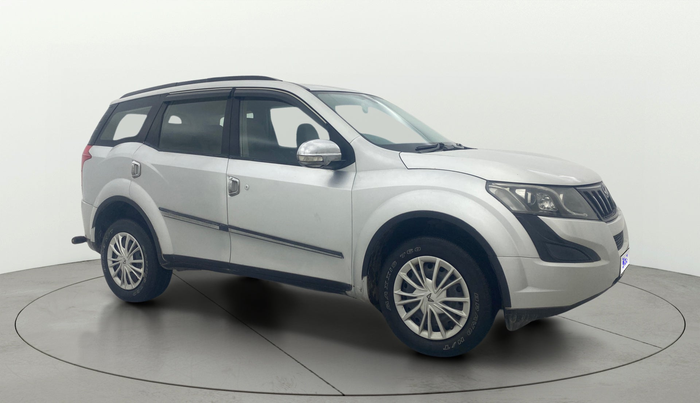 2017 Mahindra XUV500 W6 1.99, Diesel, Manual, 63,827 km, Right Front Diagonal