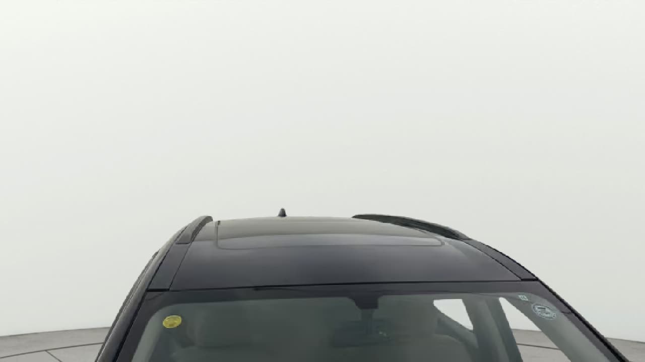 2023 Mahindra XUV700 AX 5 P AT 5 STR, Petrol, Automatic, 12,399 km, Roof