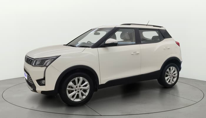 2022 Mahindra XUV300 W8 1.2 PETROL, Petrol, Manual, 39,574 km, Left Front Diagonal