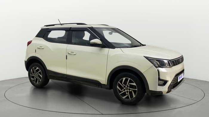 2022 Mahindra XUV300 W8 (O) 1.5 DIESEL AMT, Diesel, Automatic, 86,532 km, Right Front Diagonal