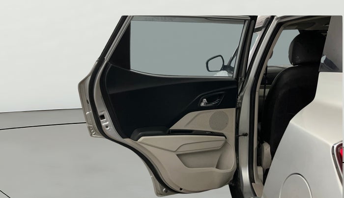 2021 Mahindra XUV300 W8 (O) 1.5 DIESEL, Diesel, Manual, 74,257 km, LHS Rear Door