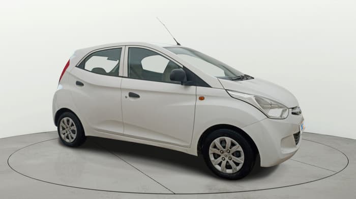 2017 Hyundai Eon MAGNA +, Petrol, Manual, 73,476 km, Right Front Diagonal