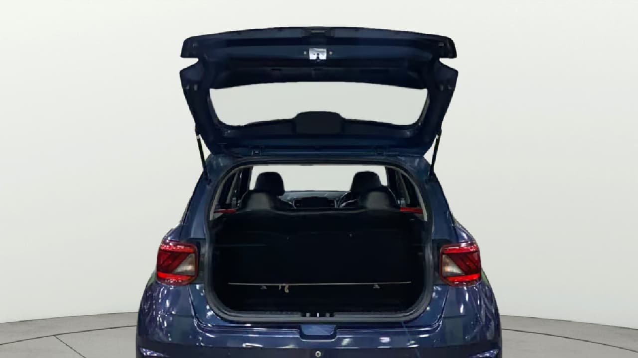 2022 Hyundai VENUE S 1.2, Petrol, Manual, 74,132 km, Boot Door Open