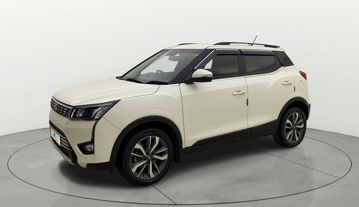 2021 Mahindra XUV300 W8 (O) 1.2 PETROL AMT, Petrol, Automatic, 46,170 km, Left Front Diagonal