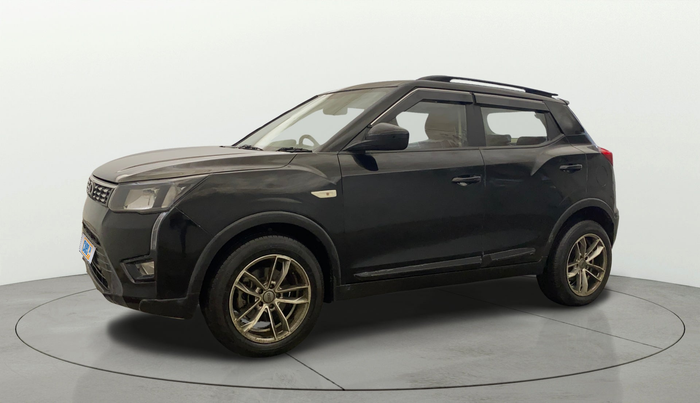 2021 Mahindra XUV300 W6 1.2 PETROL, Petrol, Manual, 31,207 km, Left Front Diagonal