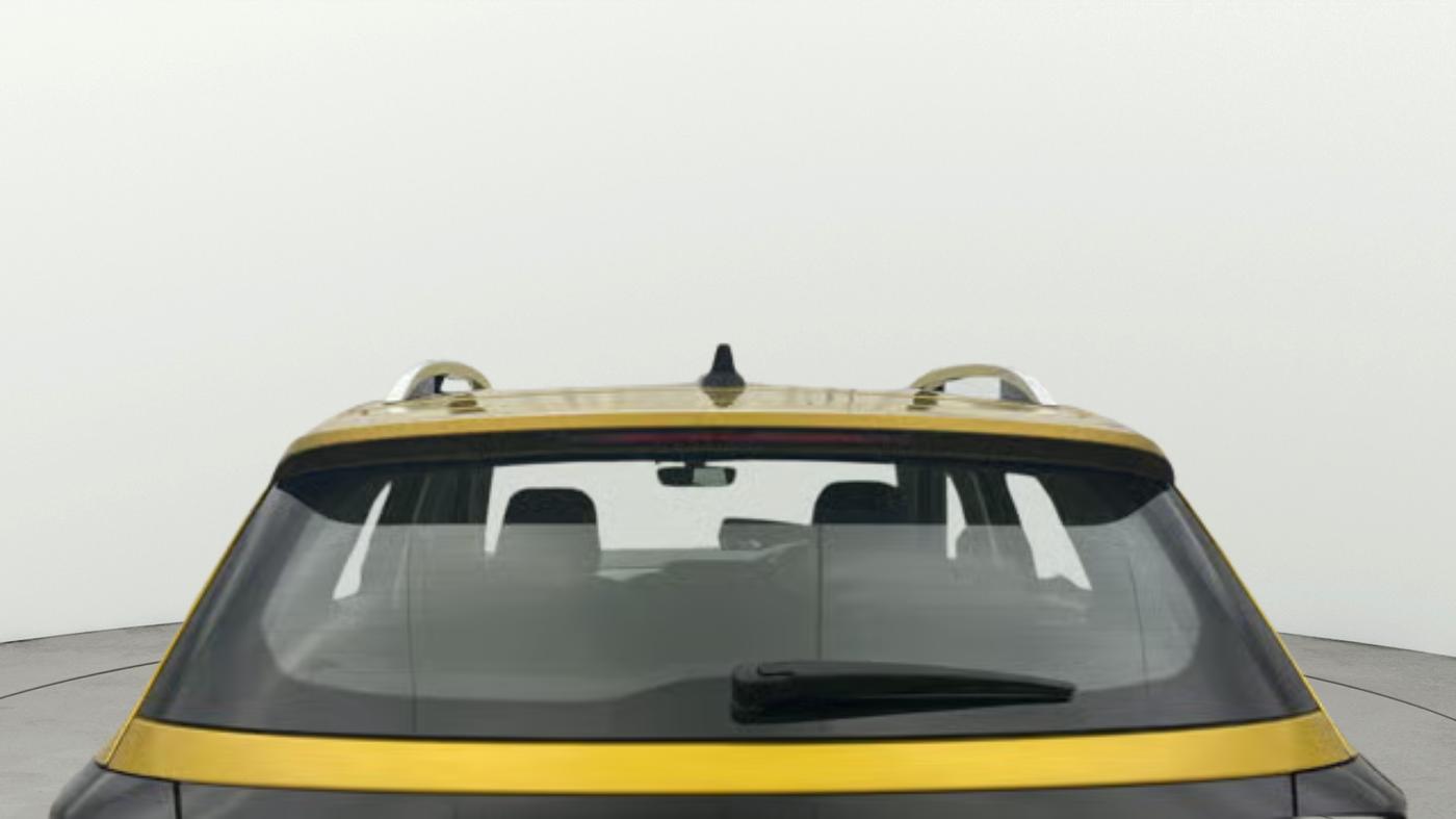 2022 Volkswagen TAIGUN TOPLINE 1.0 TSI AT, Petrol, Automatic, 27,592 km, Rear Windshield