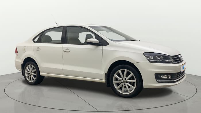2017 Volkswagen Vento HIGHLINE PETROL AT, Petrol, Automatic, 76,300 km, Right Front Diagonal