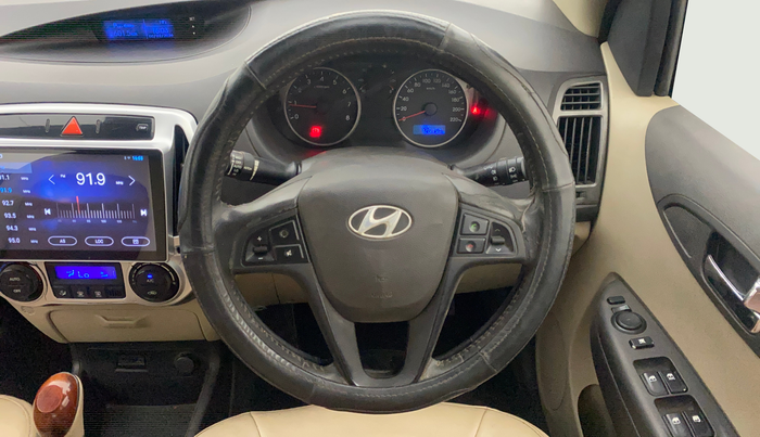 2012 Hyundai i20 SPORTZ 1.2, Petrol, Manual, 1,26,157 km, Steering Wheel Close Up