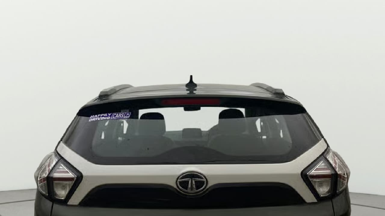 2023 Tata NEXON XM PLUS SUNROOF PETROL, Petrol, Manual, 40,603 km, Rear Windshield