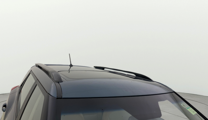 2022 Mahindra XUV300 W8 (O) 1.2 PETROL AMT, Petrol, Automatic, 26,264 km, Roof