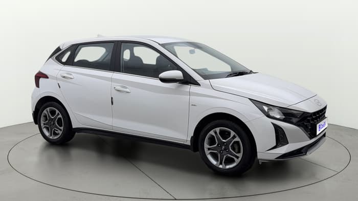2024 Hyundai NEW I20 SPORTZ 1.2 IVT, Petrol, Automatic, 17,377 km, Right Front Diagonal