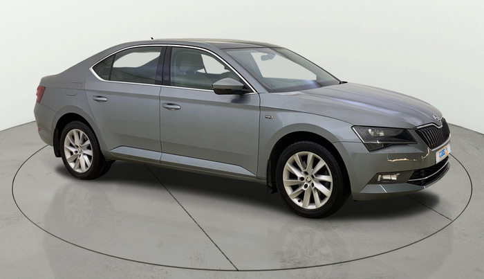 2016 Skoda Superb L&K 1.8 TSI AT, Petrol, Automatic, 51,905 km, Right Front Diagonal