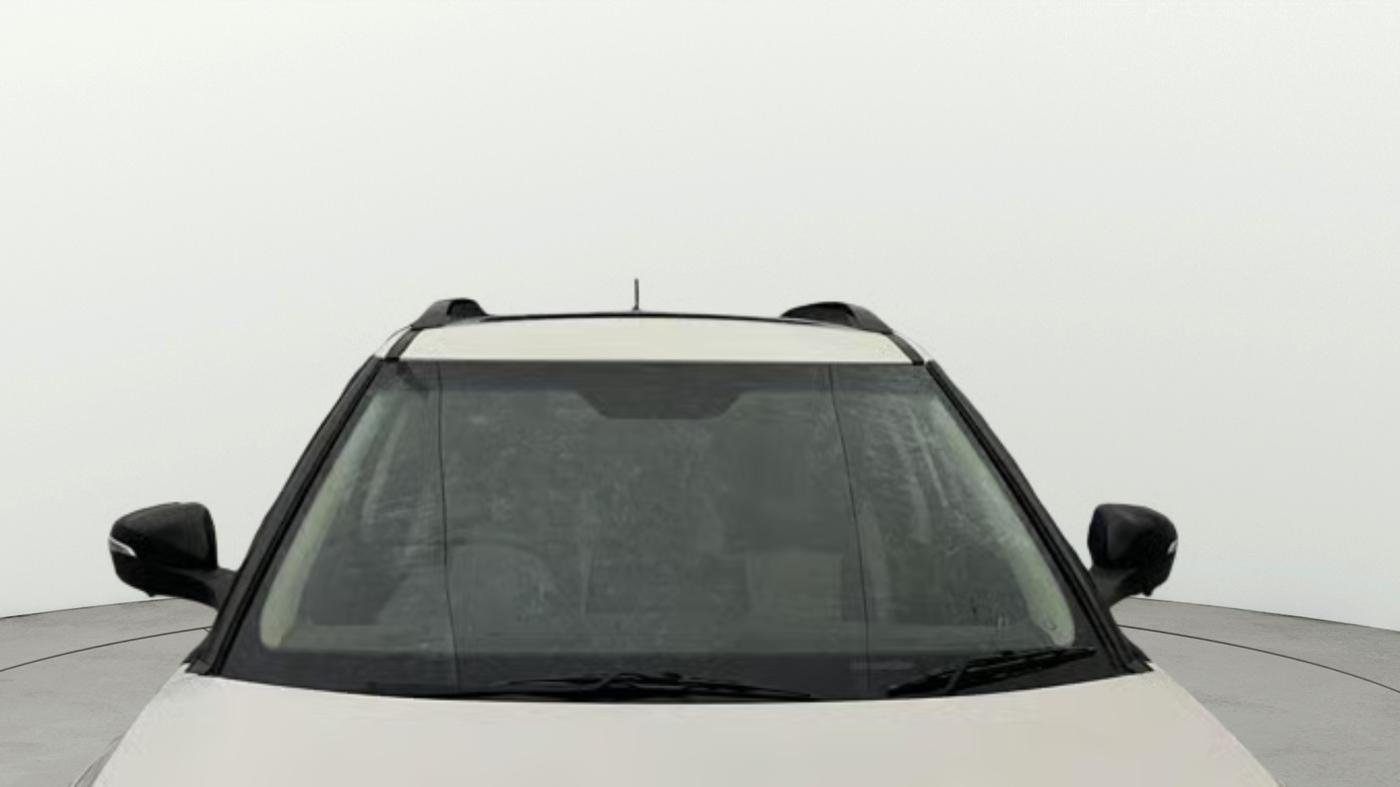 2024 Mahindra XUV 3XO AX5L 1.2 TGDi, Petrol, Manual, 24,133 km, Front Windshield