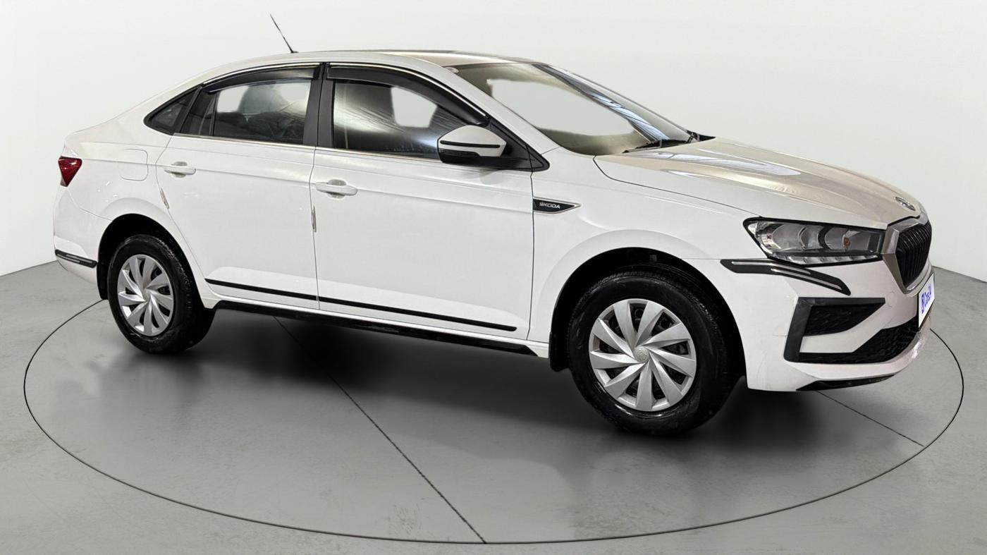 2025 Skoda SLAVIA Classic 1.0L TSI MT, Petrol, Manual, 17,183 km, SRP