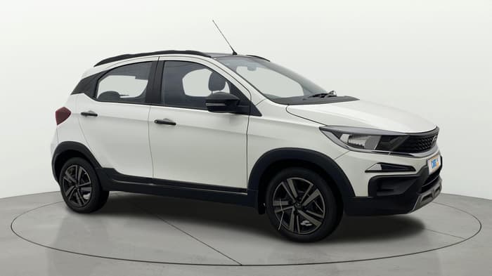 2022 Tata TIAGO NRG XZ AMT, Petrol, Automatic, 33,793 km, Right Front Diagonal