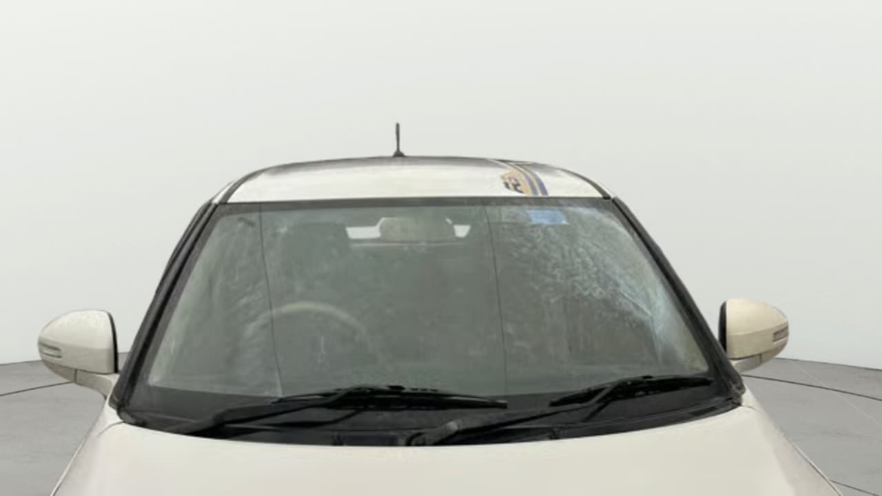 2014 Maruti Swift Dzire VXI, Petrol, Manual, 25,119 km, Front Windshield