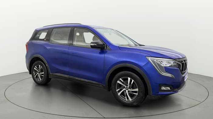 2023 Mahindra XUV700 AX 5 P MT 7 STR, Petrol, Manual, 47,470 km, Right Front Diagonal