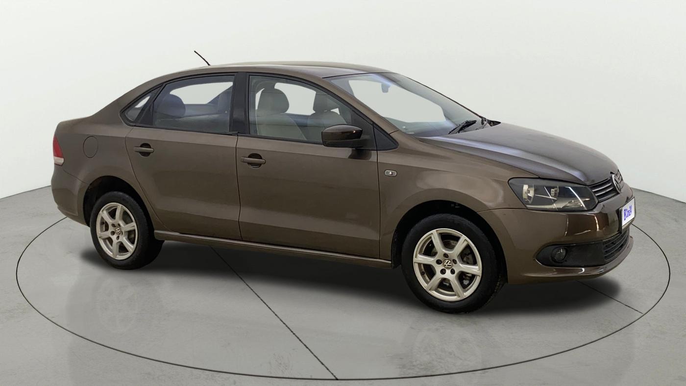 2015 Volkswagen Vento COMFORTLINE 1.6, Petrol, Manual, 1,08,866 km, Right Front Diagonal