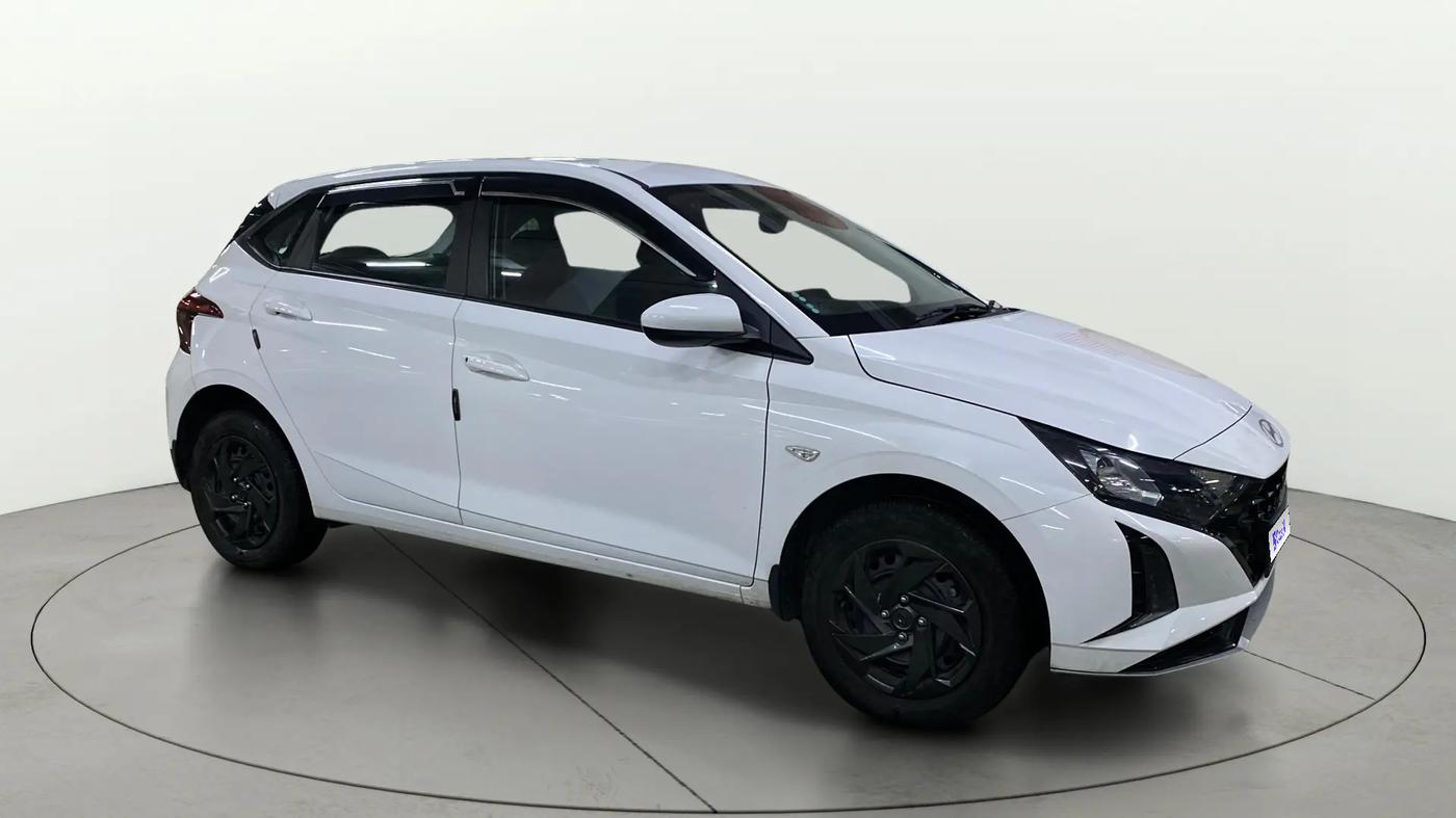 2025 Hyundai NEW I20 MAGNA 1.2 MT, Petrol, Manual, 7,033 km, Right Front Diagonal