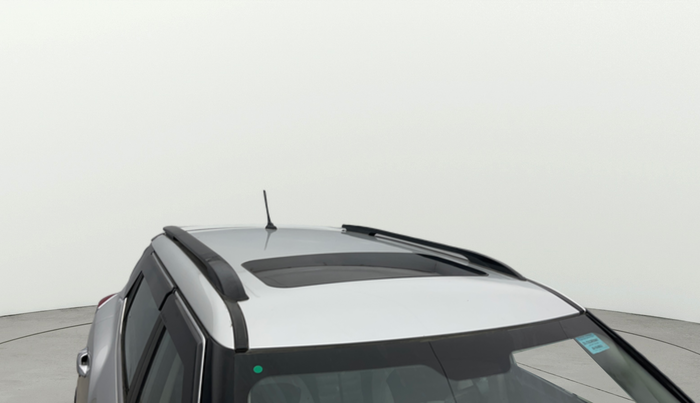 2023 Mahindra XUV300 W6 1.2 PETROL, Petrol, Manual, 38,391 km, Roof