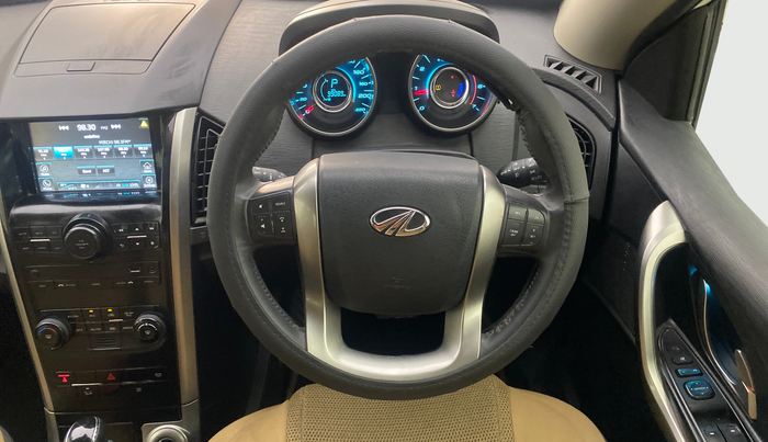 2018 Mahindra XUV500 W9 AT, Diesel, Automatic, 99,055 km, Steering Wheel Close Up