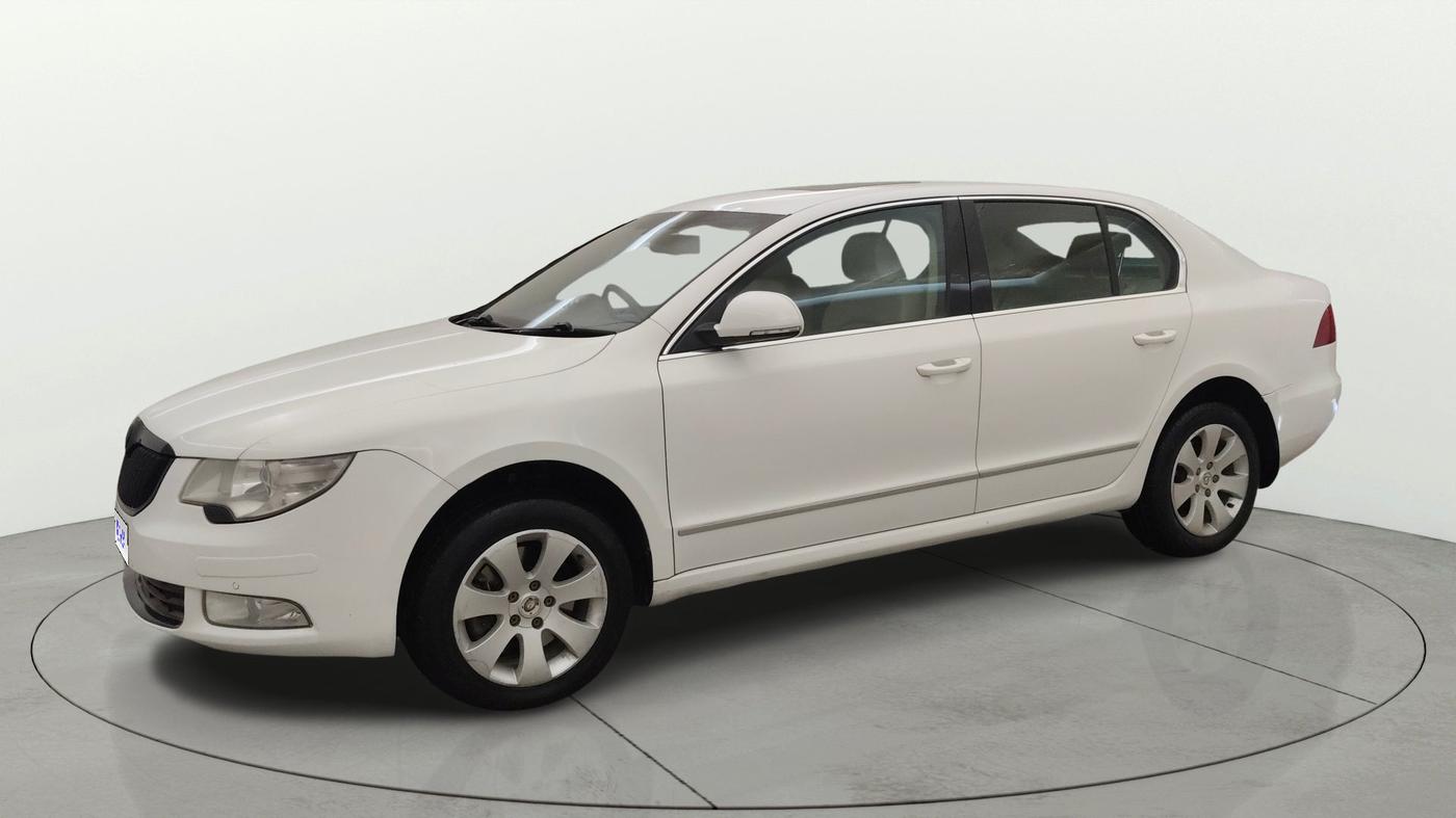 2013 Skoda Superb ELEGANCE 2.0 TDI CR AT, Diesel, Automatic, 68,183 km, Left Front Diagonal