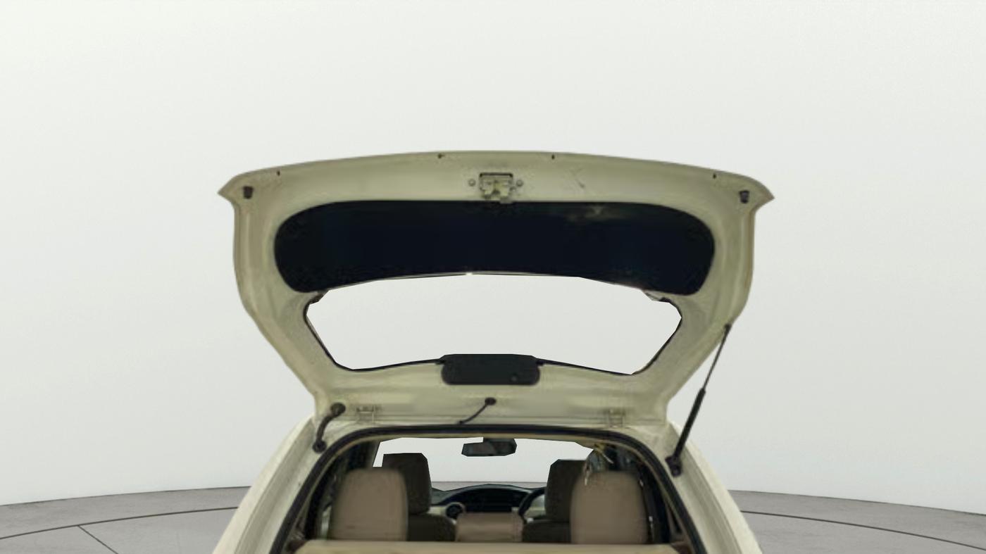 2019 Toyota Etios Liva V, CNG, Manual, 88,857 km, Boot Door Open