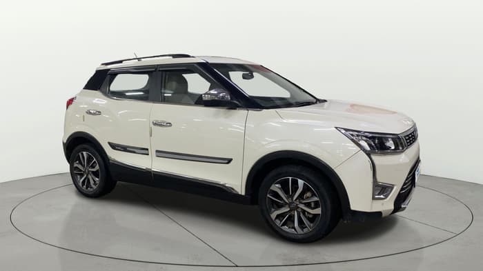 2021 Mahindra XUV300 W8 (O) 1.2 PETROL, Petrol, Manual, 67,600 km, Right Front Diagonal